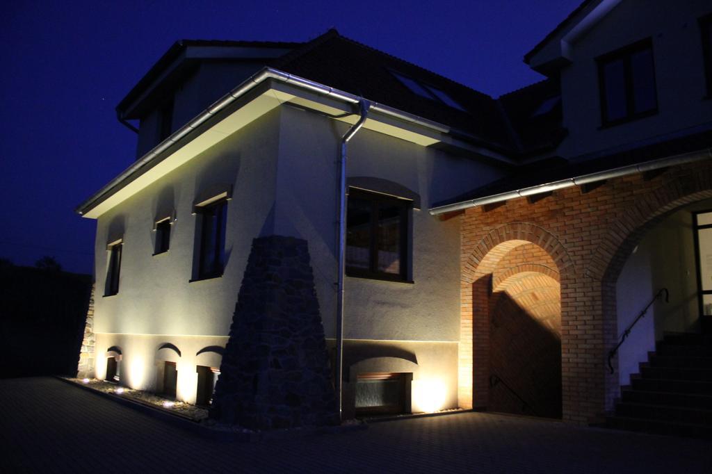 Hotel Penzion U Sklepu Hovorany Exterior foto